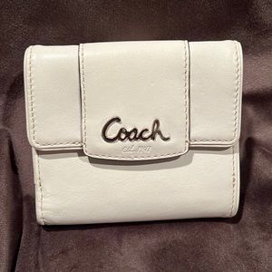 New without tags. Coach white leather wallet